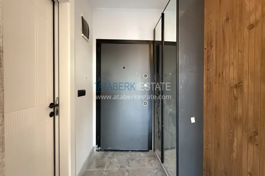 Kupuj  Jednopokojowy apartament z przeszklonym balkonem w nowym kompleksie - dzielnica Tomyuk, Mersin 1 