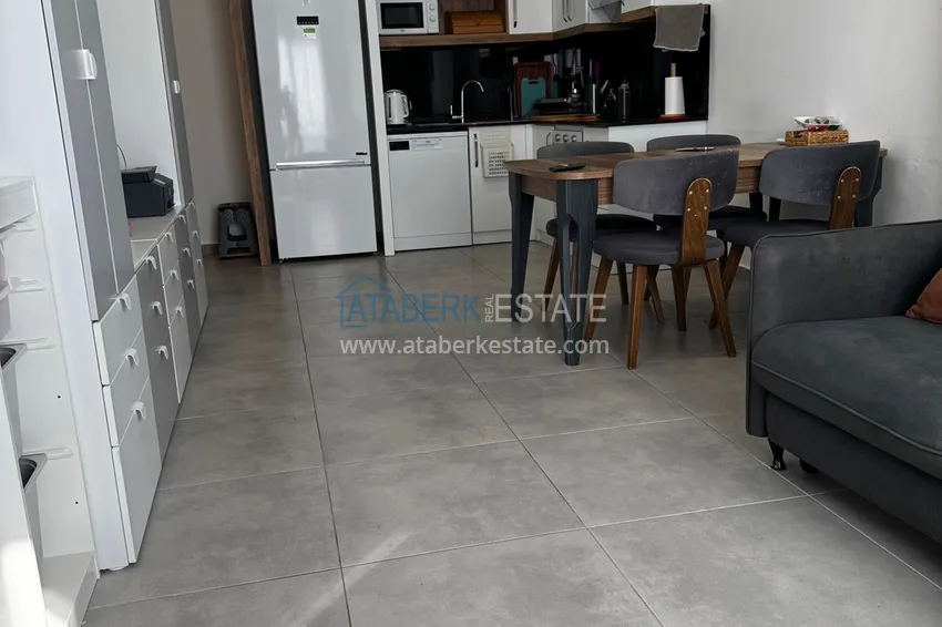 Kupuj Apartament 1+1 z meblami i przeszklonym balkonem w komfortowym kompleksie — Mahmutlar, Alanya 2 