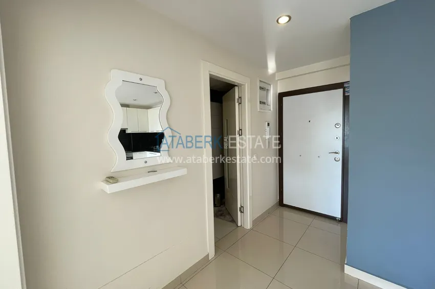 Kupuj Apartament 1+1 z meblami i możliwością uzyskania zezwolenia na pobyt i obywatelstwo — dzielnica Cikcilli, Alanya 2 