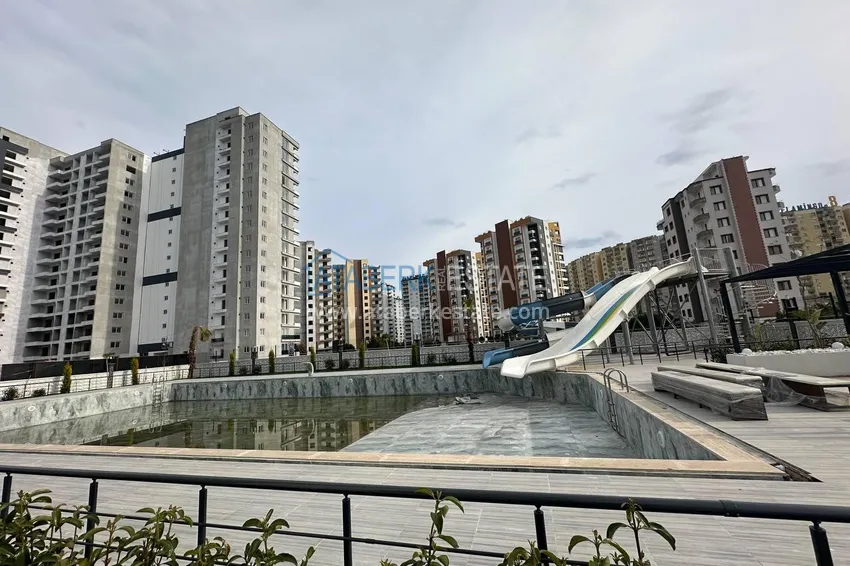 Gotowe apartamenty z jedną sypialnią w nowym kompleksie z infrastrukturą — Tomyuk, Mersin 2 
