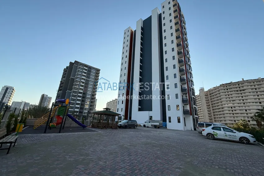 Jednopokojowy apartament z przeszklonym balkonem w nowym kompleksie - dzielnica Tomyuk, Mersin 1 