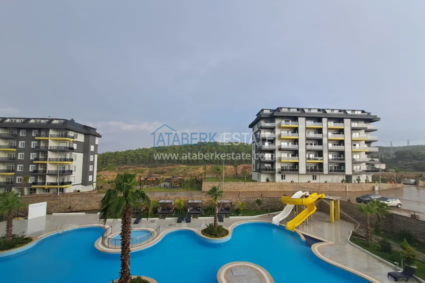 Dobrze wykończony apartament z jedną sypialnią w Alanya, dzielnica Avsallar 3 