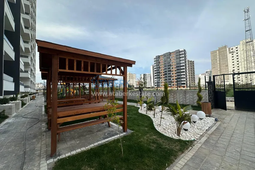Gotowe apartamenty z jedną sypialnią w nowym kompleksie z infrastrukturą — Tomyuk, Mersin 3 