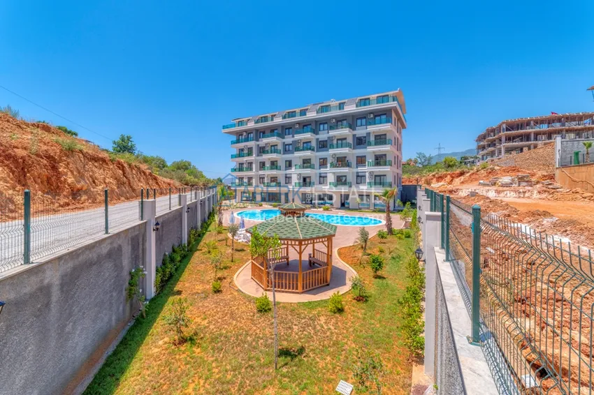 Dwupoziomowy penthouse 2+1 z nowymi meblami i widokiem na góry w Oba, Alanya 3 