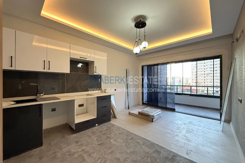 Kupuj  Jednopokojowy apartament z przeszklonym balkonem w nowym kompleksie - dzielnica Tomyuk, Mersin 4 