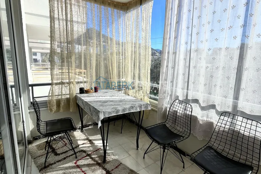 Kupuj  1+1 apartament o powierzchni 72 m2 w centrum Alanyi z nowymi meblami i dwoma balkonami - Plaża Kleopatra 7 