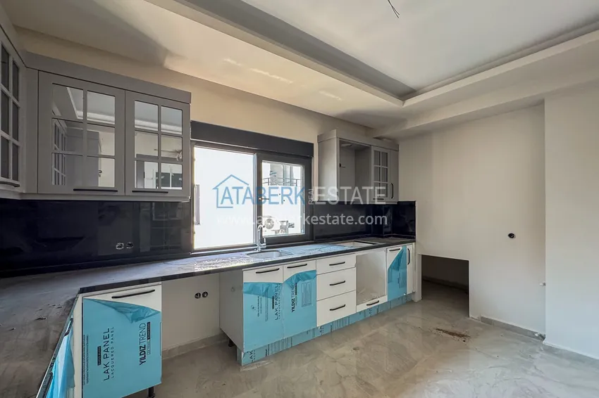 Kupuj  Panoramiczny dwupoziomowy penthouse 4+1 w centrum Alanyi — pierwszy nadbrzeżny, odpowiedni dla obywatelstwa 8 