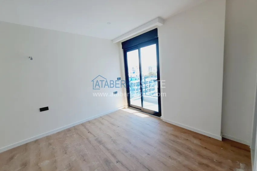 Kupuj Apartament dwupoziomowy z widokiem na morze i doskonałym wykończeniem — Alanya, dzielnica Mahmutlar 9