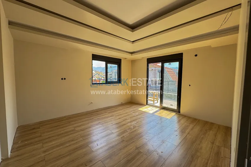Kupuj  Panoramiczny dwupoziomowy penthouse 4+1 w centrum Alanyi — pierwszy nadbrzeżny, odpowiedni dla obywatelstwa 9 