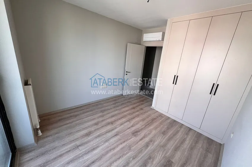 Kupuj  Przestronny liniowy apartament 4+1 w nowym kompleksie mieszkalnym, dzielnica Yenisehir - Mersin 9 