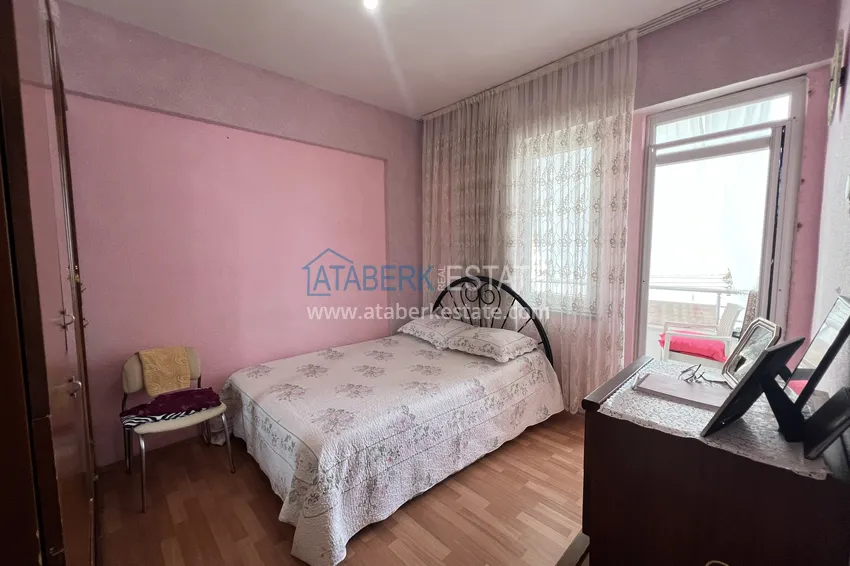 Kupuj  Apartament 2+1 w centrum Alanyi znajduje się zaledwie 300 metrów od morza. Nieruchomość nadaje się do obywatelstwa 10 