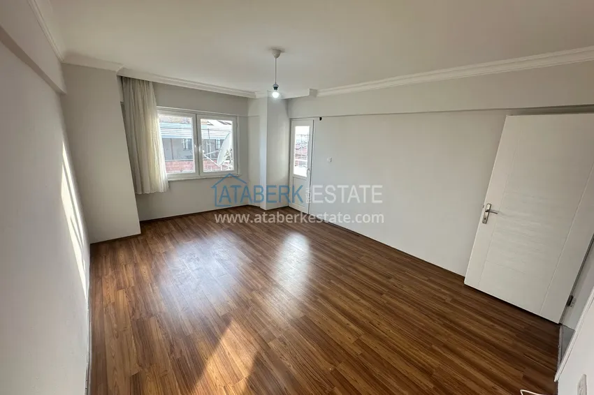 Kupuj  Apartament 2+1 po remoncie kosmetycznym w kompleksie miejskim przy głównej ulicy Oba 15 