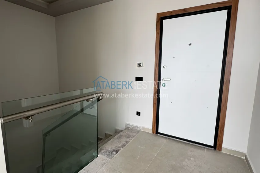 Kupuj Dwupoziomowy penthouse z widokiem na Calais w sercu Alanyi 1 