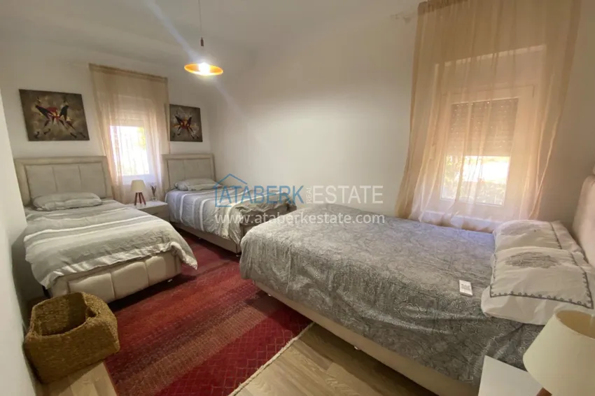 Kupuj  3+1 dwupiętrowy prywatny dom z basenem i w pełni umeblowany w Kargicak 20 