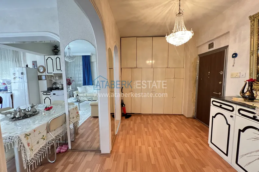 Kupuj  Apartament 2+1 w centrum Alanyi znajduje się zaledwie 300 metrów od morza. Nieruchomość nadaje się do obywatelstwa 3 