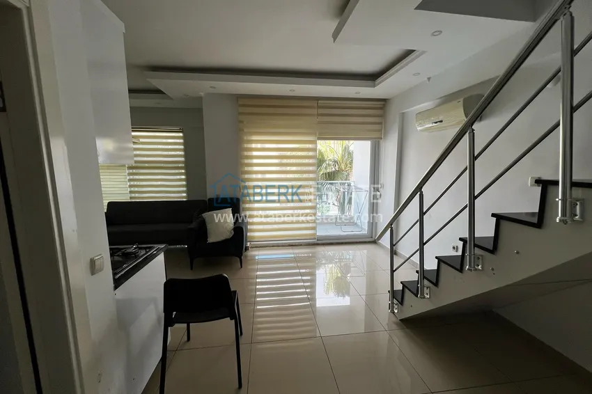 Kupuj Umeblowany dwupoziomowy penthouse w centrum Alanyi - Plaża Kleopatra 4 
