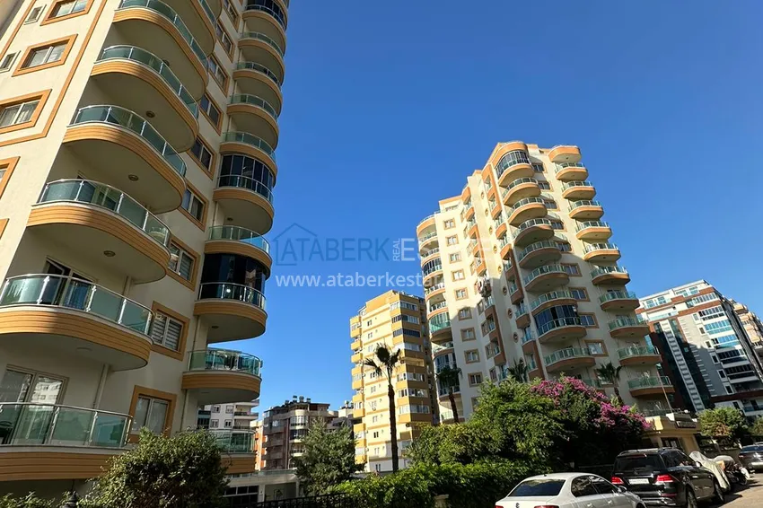 Apartament pod klucz 2+1 z przeszklonym balkonem — Alanya, dzielnica Mahmutlar 4 