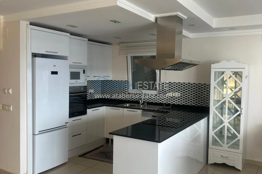 Kupuj  Panoramiczny penthouse duplex 4+1 z ratami - Alanya, dzielnica Konakli. Nadaje się do zezwolenia na pobyt 5 