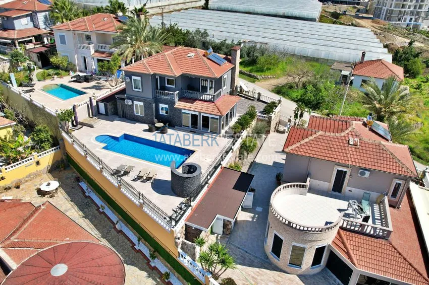 Dwupiętrowa wolnostojąca willa w kompleksie domków letniskowych — Alanya, dzielnica Mahmutlar 11 