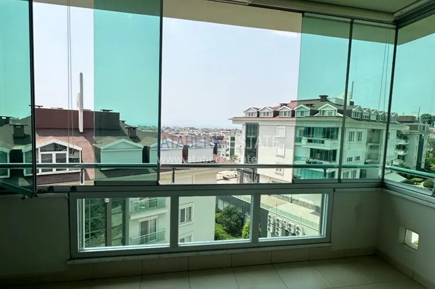 Kupuj  Penthouse pod klucz w Alanyi — 1+1, 80 m2 z przeszklonym balkonem w rezydencji premium, dzielnica Oba 7 