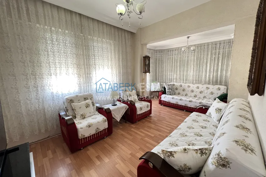 Kupuj  Apartament 2+1 w centrum Alanyi znajduje się zaledwie 300 metrów od morza. Nieruchomość nadaje się do obywatelstwa 8 