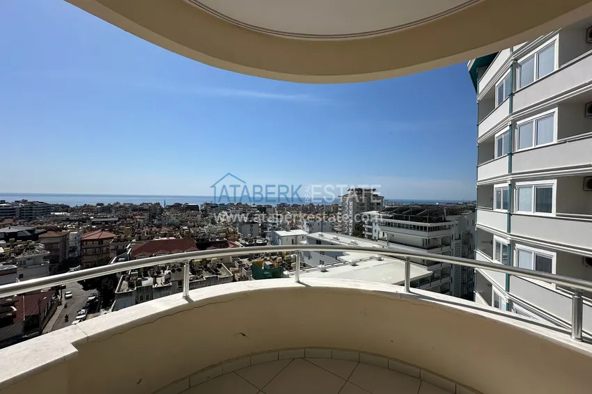 Kupuj Apartament 1+1 z meblami i widokiem na morze w centrum Alanyi - Plaża Kleopatra 11 