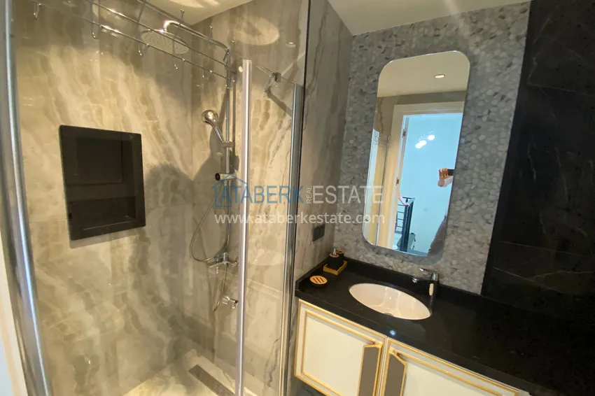 Kupuj  Panoramiczny duplex 2+1 z meblami w samym centrum Alanyi — Nadaje się do wynajęcia krótkoterminowego  15 