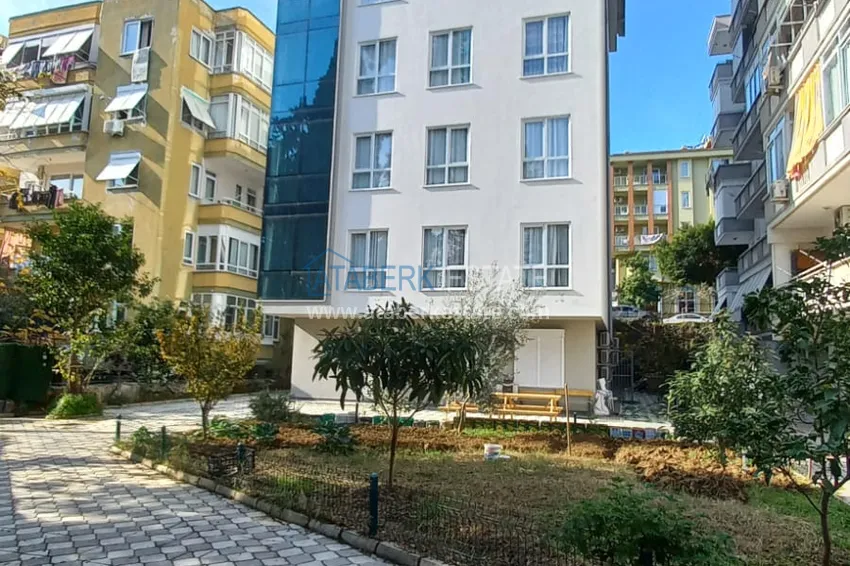 Trzypokojowy apartament miejski z meblami i oddzielną kuchnią w centrum Alanyi  2 