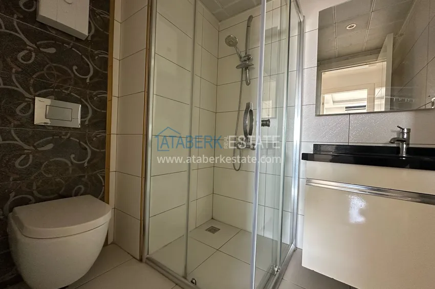 Kupuj Apartament 1+1 z meblami i widokiem na morze w centrum Alanyi - Plaża Kleopatra 2 