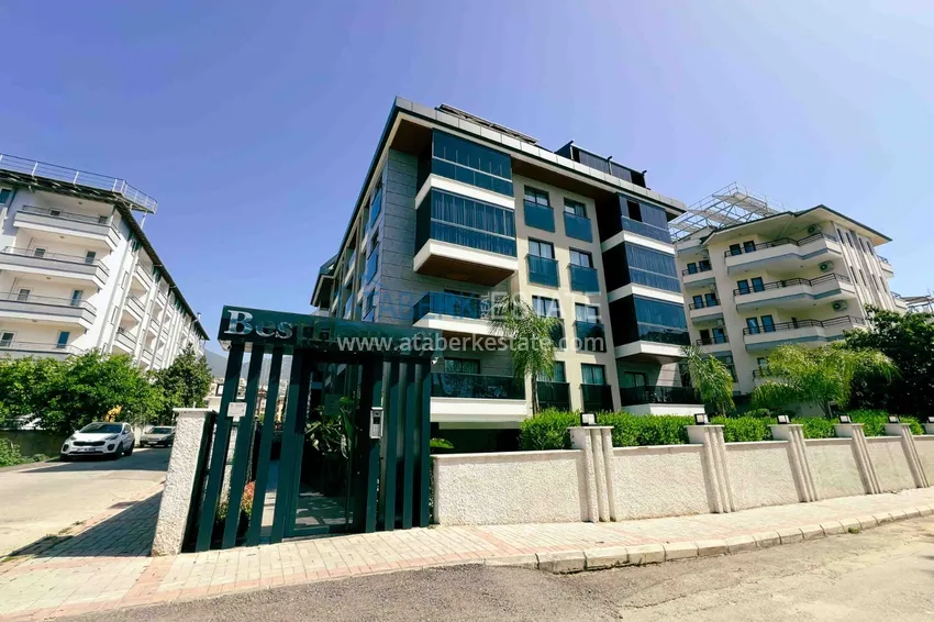 Krótkoterminowy wynajem mieszkania 2+1 w przytulnym kompleksie - centrum Alanyi, obok plaży Kleopatry 4 