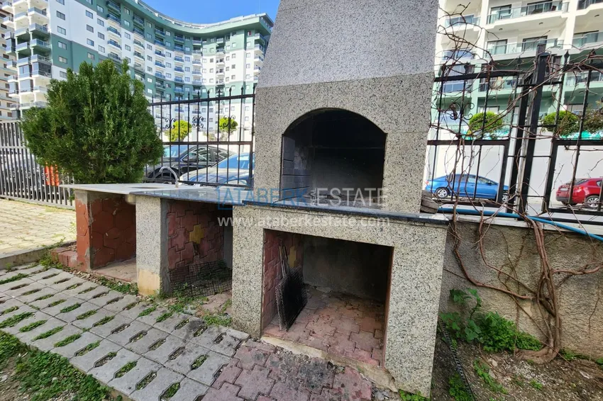 Mieszkanie 2+1 w Mahmutlar z meblami i przeszklonym balkonem 11 