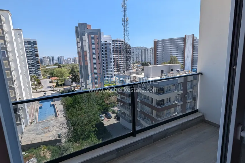 Kupuj  Mieszkanie 1+1 z widokiem na morze zaledwie 300 metrów od morza - Mersin, dzielnica Tomuk 13 