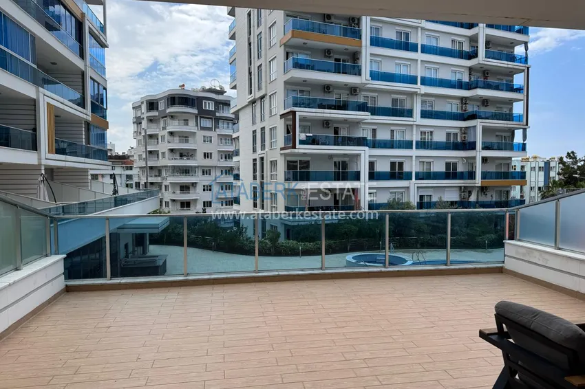Kupuj  Mieszkanie do wynajęcia w Alanyi, obszar Tosmur - umeblowane, przestronny taras, luksusowy kompleks, 250m plaża 10 