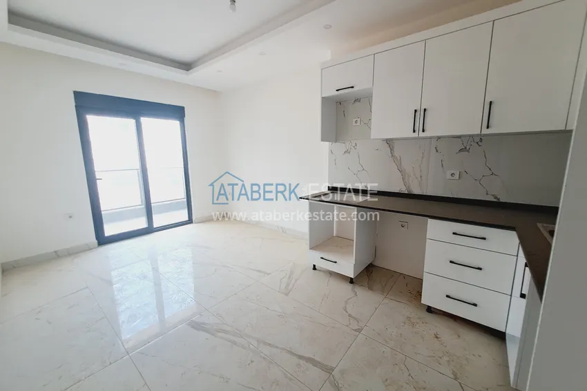 Kupuj  Mieszkanie 1+1 z wykończeniem w nowym kompleksie - Alanya, obszar Oba 3 