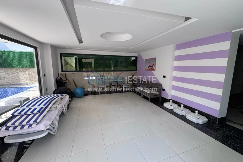 Penthouse 2+1 umeblowany z widokiem na góry w Alanyi, dzielnica Mahmutlar. 15 