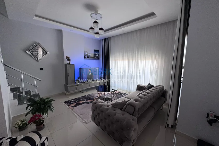 Kupuj  Penthouse 2+1 umeblowany z widokiem na góry w Alanyi, dzielnica Mahmutlar. 1 