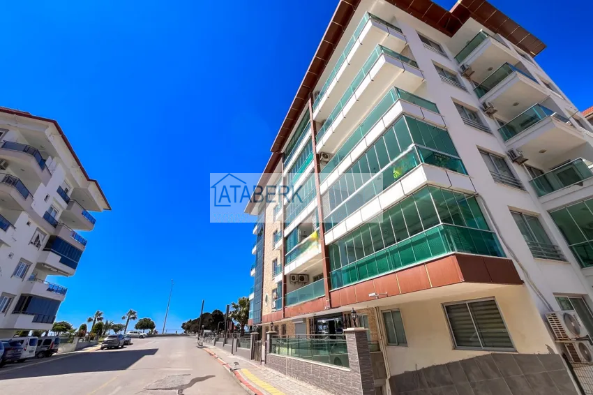 Mieszkanie 2+1 z meblami i przeszklonym balkonem - pierwsza plaża, dzielnica Kestel, Alanya 6 