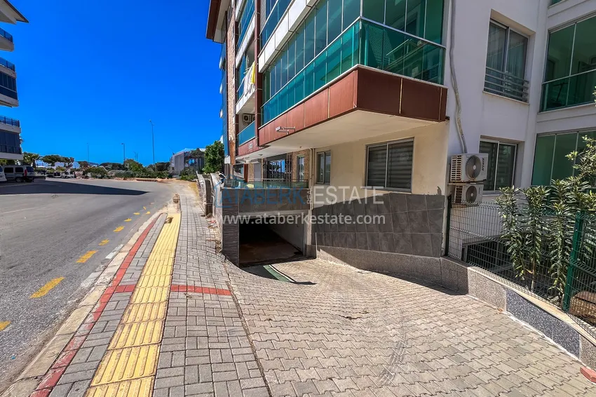Mieszkanie 2+1 z meblami i przeszklonym balkonem - pierwsza plaża, dzielnica Kestel, Alanya 8 