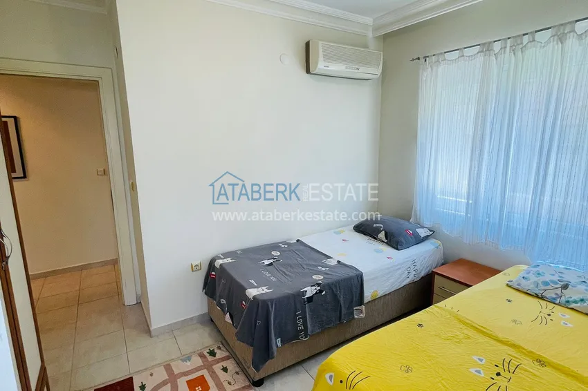 Kupuj  Apartament 2+1 z meblami, odpowiedni na zezwolenie na pobyt — centrum Alanya, Plaża Kleopatra 12 