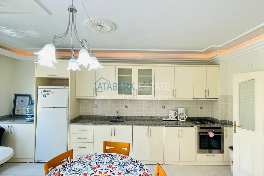 Kupuj  Apartament 2+1 z meblami, odpowiedni na zezwolenie na pobyt — centrum Alanya, Plaża Kleopatra 8 