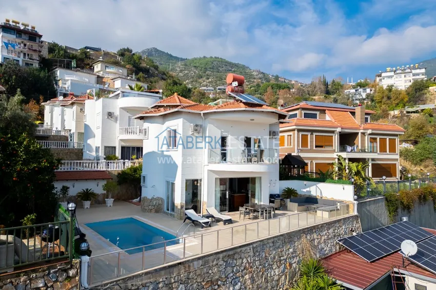 3+1 panoramiczna prywatna willa z meblami i basenem w Tepe, Alanya - odpowiednia na zezwolenie na pobyt 1 