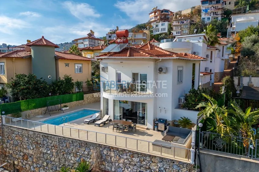 3+1 panoramiczna prywatna willa z meblami i basenem w Tepe, Alanya - odpowiednia na zezwolenie na pobyt 3 