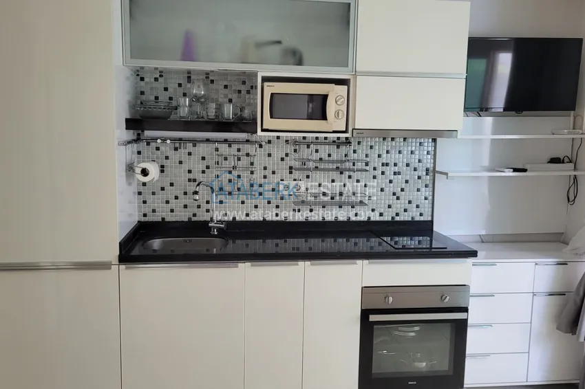 Kupuj  Kompaktowy apartament pod klucz z przeszklonym balkonem 400 metrów od morza - Alanya, dzielnica Oba 5 