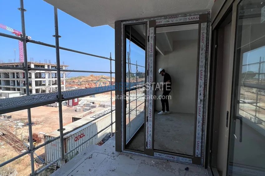Zdjęcie -  Nowy projekt kompleksowy w budowie z koncepcją 5-gwiazdkowego hotelu — Antalya, Altintash 13 