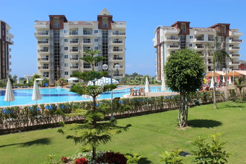 Długoterminowy wynajem apartamentu 2+1 z widokiem na basen — Alanya, Avsallar A9 9 