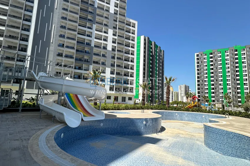 Oferta inwestycyjna w Mersin — apartament 1+1 w kompleksie klasy komfortowej w budowie 2 