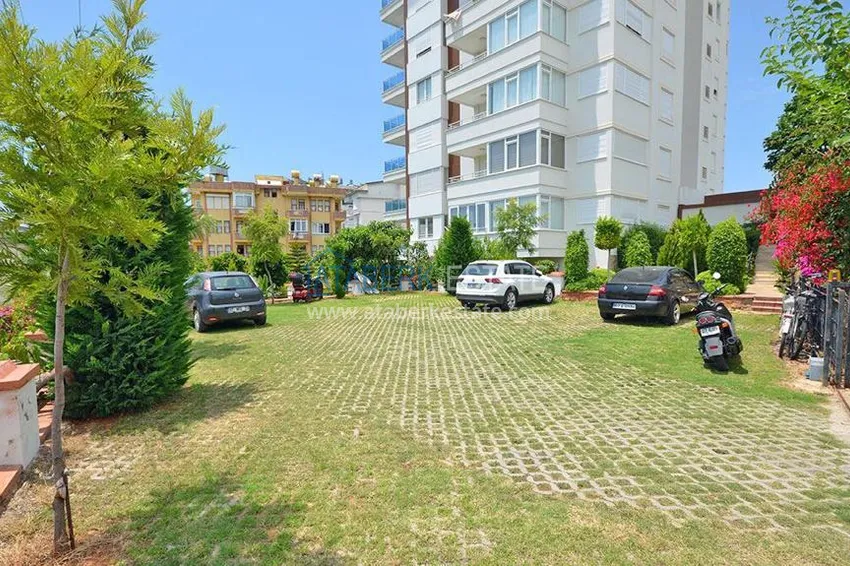 Rynek wtórny w Alanyi - apartament 1+1 z meblami i widokiem na góry, dzielnica Tosmur. Nadaje się do zezwolenia na pobyt 6 