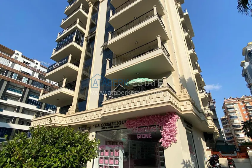 Umeblowany apartament z dwiema sypialniami w centrum Mahmutlar, zaledwie 200 metrów od plaży 1 