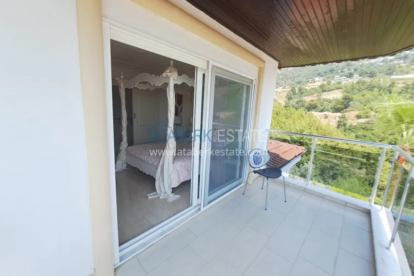 Kupuj  Trzypiętrowa prywatna willa z meblami od właściciela - Alanya, dzielnica Bektash. Nadaje się do zezwolenia na pobyt 27 