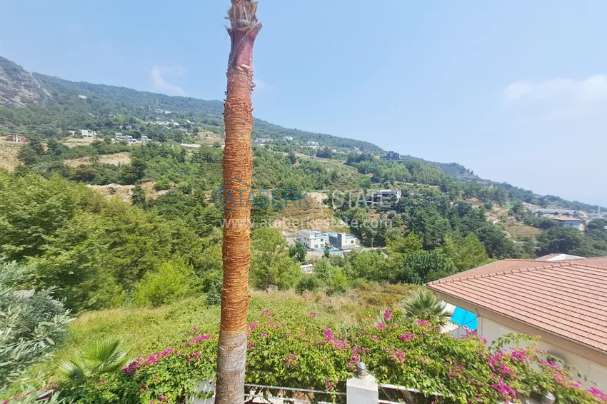 Kupuj  Trzypiętrowa prywatna willa z meblami od właściciela - Alanya, dzielnica Bektash. Nadaje się do zezwolenia na pobyt 32 